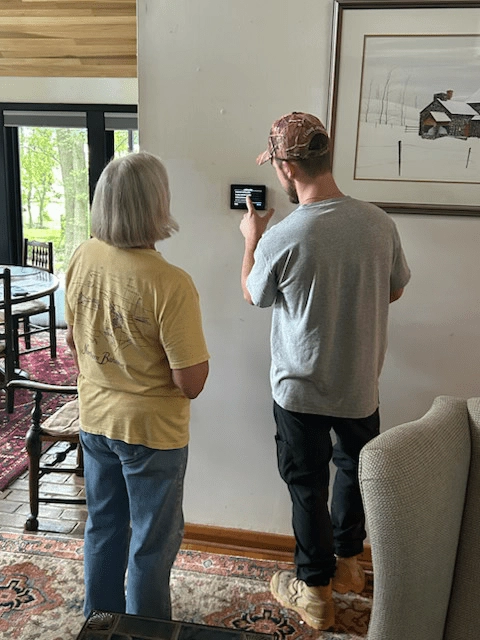 Orsini Thermostat - tech with customer